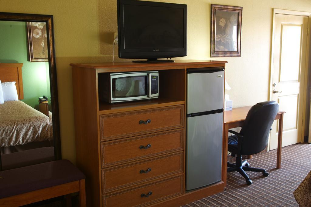 Motel Coach Light