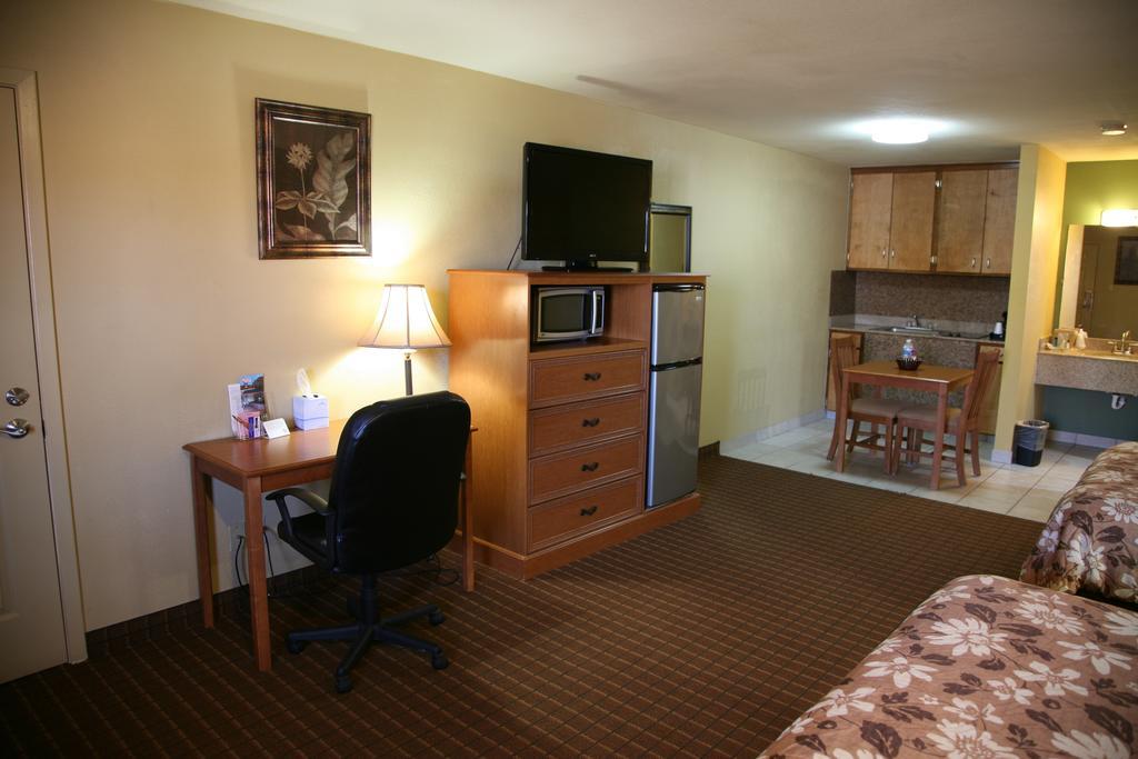Coach Light Motel